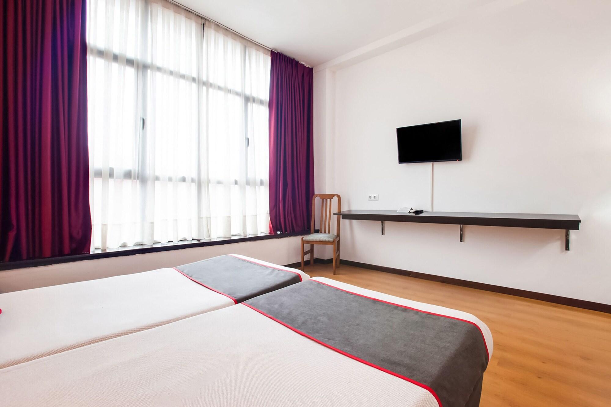 Oyo Hotel Parque Empresarial Avilés Extérieur photo