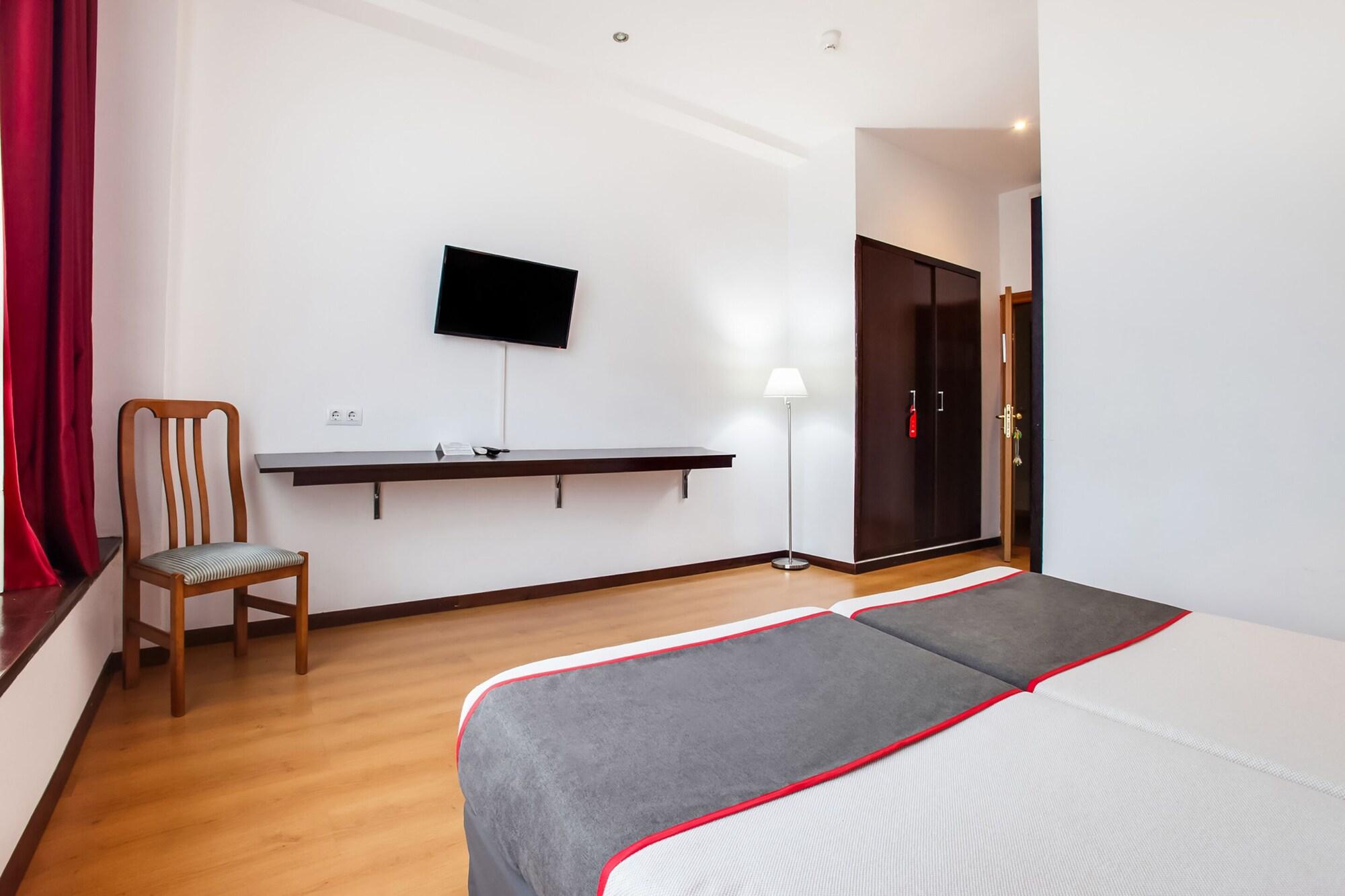 Oyo Hotel Parque Empresarial Avilés Extérieur photo